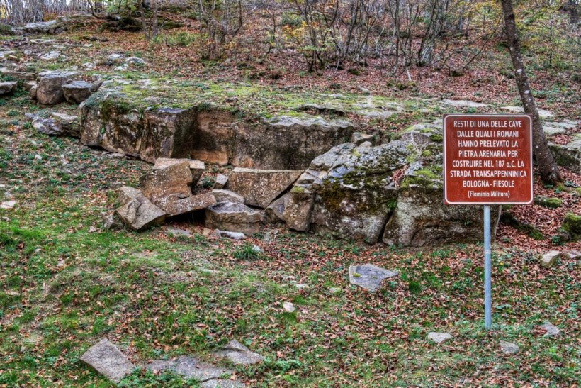 Questa immagine ha l'attributo alt vuoto; il nome del file è cava-pietra-strada-romana.jpg